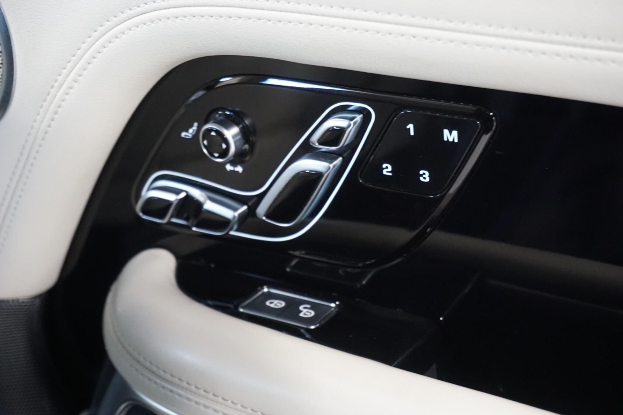 Land Rover Range Rover 2.0 P400e 12.4kWh GPF Vogue SUV 5dr Petrol Plug-in Hybrid Auto 4WD Euro 6 (s/s) (404 ps)